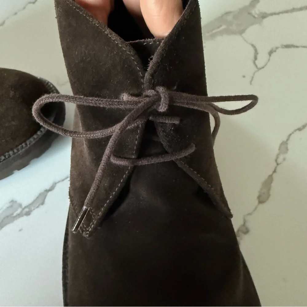 Banana Republic Brown Suede Chukka Boots
